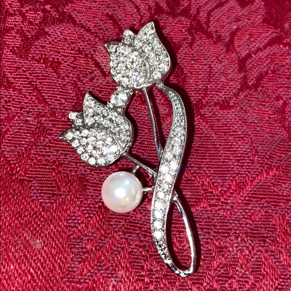 NEW Rhinestoned Two Tulips Faux Pearl Silver Tone Alloy  Broach - Picture 1 of 6
